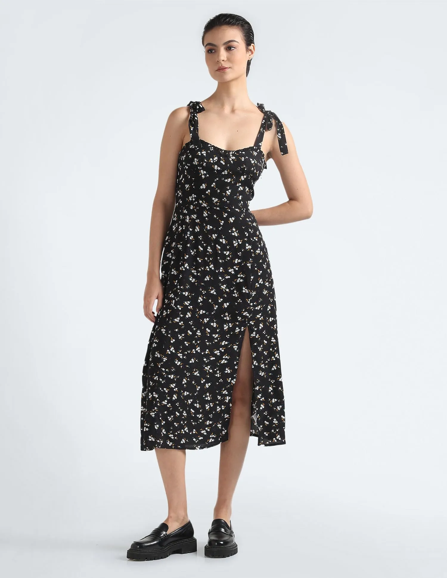 Tommy Hilfiger Black Viscose Women's Shoulder Straps Floral Shoulder Straps Midi Dress (M)